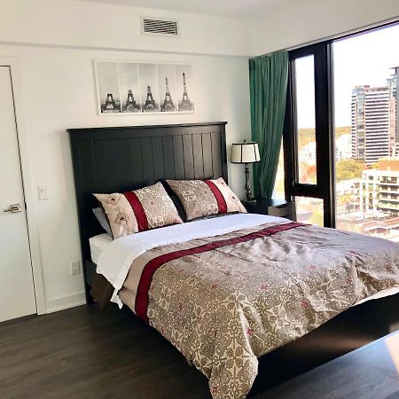 2 Bedroom Plus Den Condo Toronto Luaran gambar