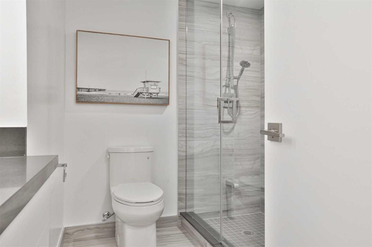 2 Bedroom Plus Den Condo Toronto Luaran gambar