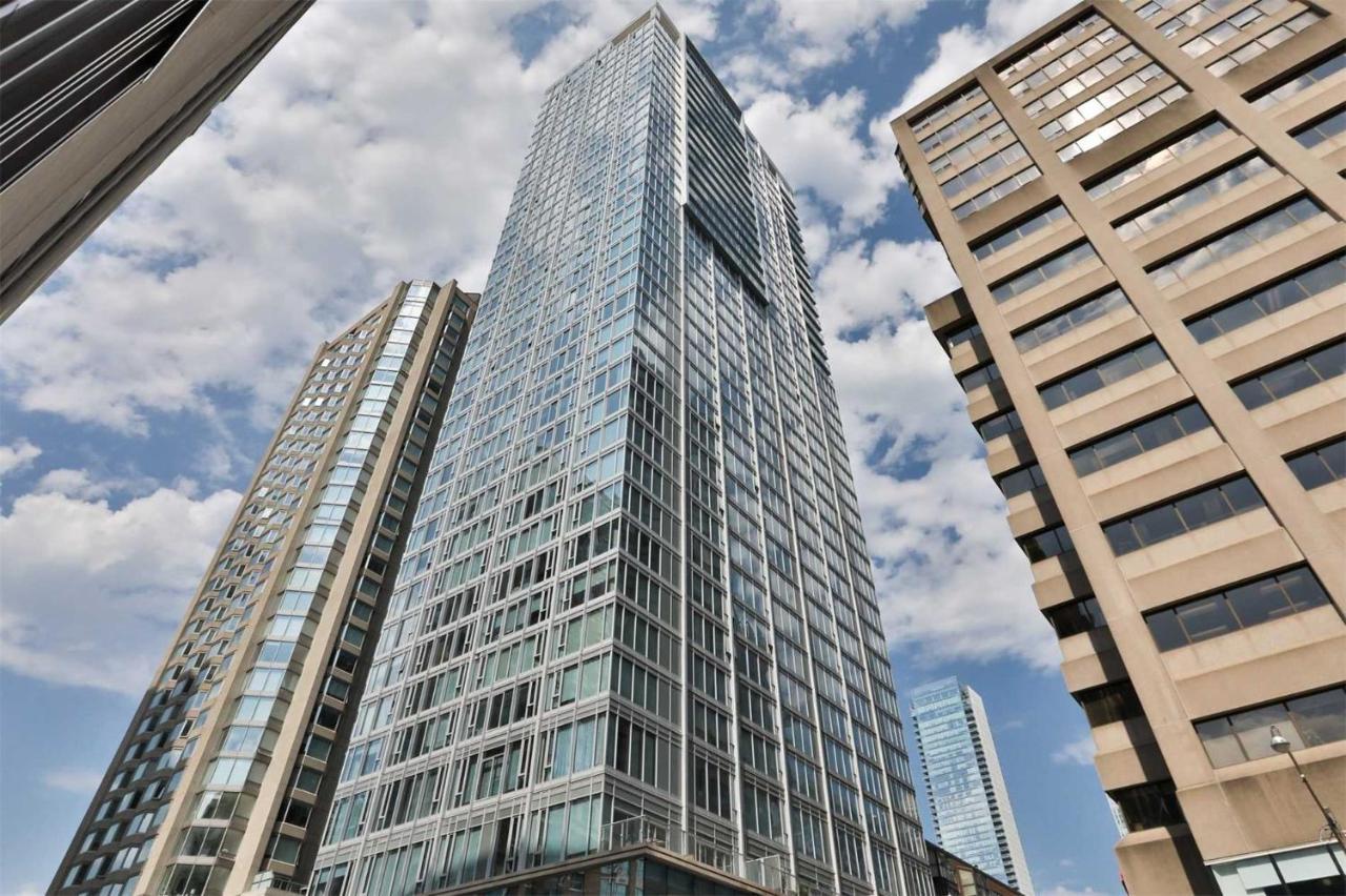 2 Bedroom Plus Den Condo Toronto Luaran gambar