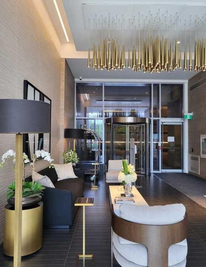 2 Bedroom Plus Den Condo Toronto Luaran gambar